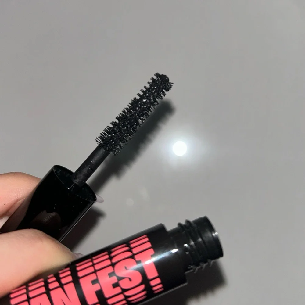 NWT Benefit Fan Fest Mini Mascara—Black 🟣